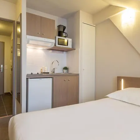 Appart'city Confort Centre Aparthotel 3*