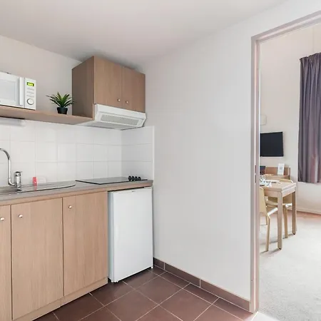 Appart'city Confort Centre Aparthotel 3*