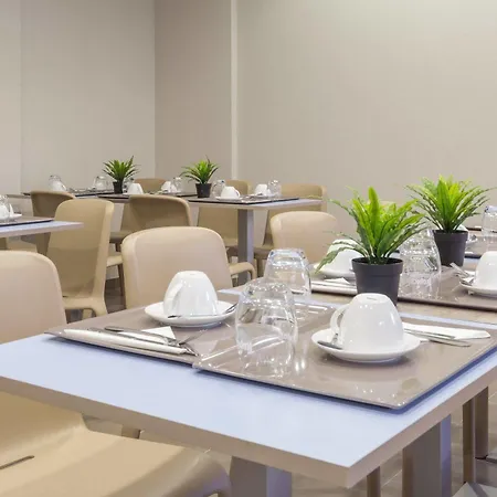 Aparthotel Appart'city Confort Centre 3*
