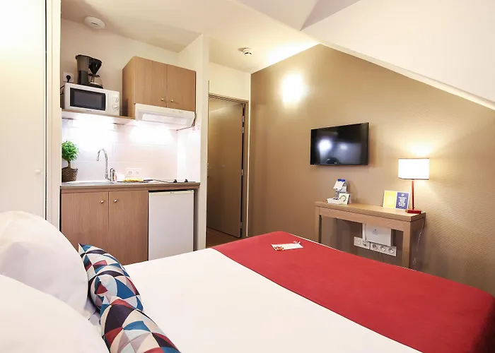 Appart'city Confort Centre Aparthotel 3*