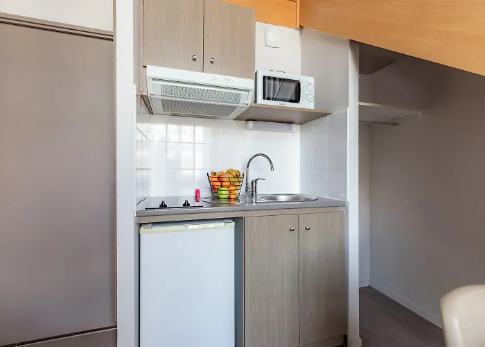 Appart'city Confort Centre Aparthotel 3*