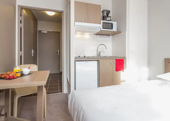 Appart'city Confort Centre Aparthotel 3*